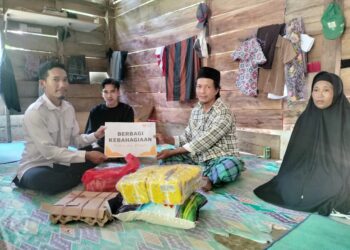 Respon Cepat Tim Relawan Rumah Zakat Sulbar untuk Peserta Didik Viral Karena Tidak Memiliki Sepatu di Hari Pertama Sekolah
