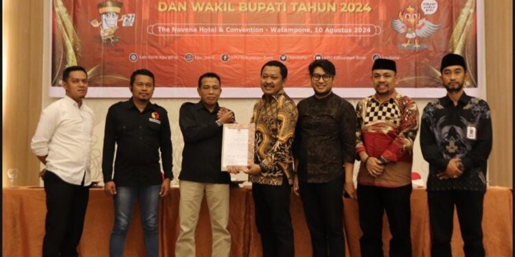 Menuju Pilkada 2024, Bawaslu Bone Sampaikan Rekomendasi Kepada KPU Bone dalam Rapat Pleno Terbuka Rekapitulasi DPS