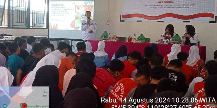 Penyebarluasan Informasi Peluang Kerja Luar Negeri BP2MI Membuka Wawasan Siswa dan Alumni SMKN 9 Makassar