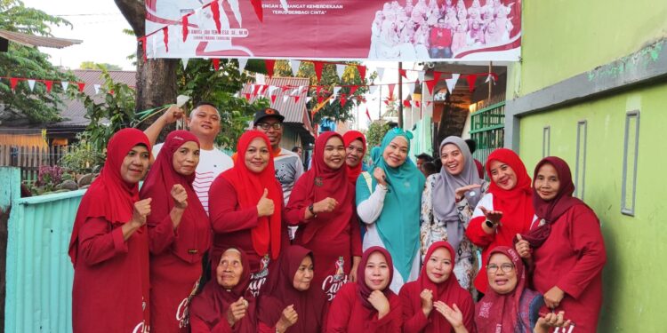 Sekcam Tamalate Bersama Tim PKK di Lorong Daeng Jakking