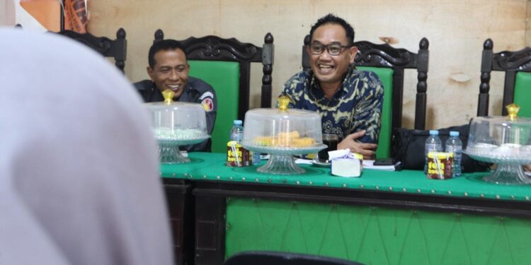 Pentingnya Pemetaan Pasal–Pasal dalam Regulasi, Adnan Jamal Bekali Timfas Bawaslu Kabupaten Bone