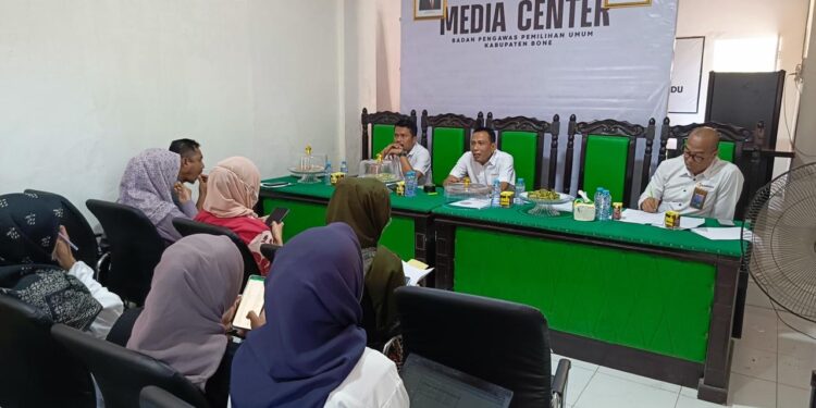 Demi Memaksimalkan Pengawasan DPSHP, Bawaslu Bone Susun Strategi