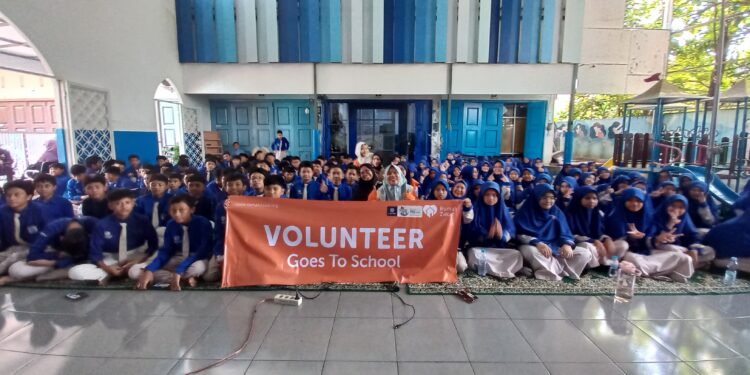 Rumah Zakat bersama SIT Al Birruni Gelar Aksi Solidaritas untuk Kemanusiaan