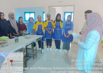 Workshop Teaching Factory di SMKN 9 Makassar