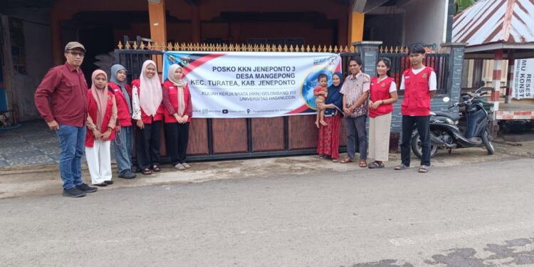 Mahasiswa KKN Unhas di Posko Desa Mangepong Jeneponto
