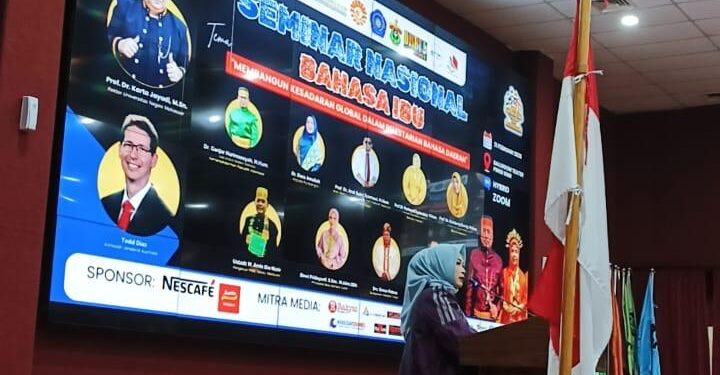 Seminar Bahasa Ibu di Menara Phinisi UNM