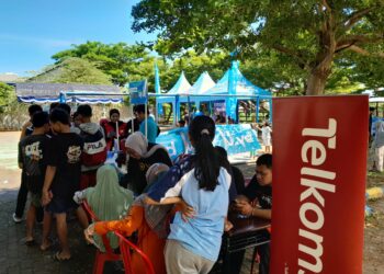 Meriahkan Bulan Suci Ramadhan, Grebek Kampung Nelayan ByU Telkomsel Berbagi Sembako dan Hadirkan Beragam Permainan Tradisional 