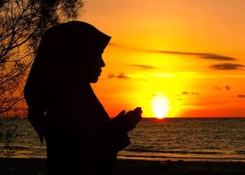 Puang Tanre Wara yang Tergerak Hatinya Melihat Penderitaan Nur