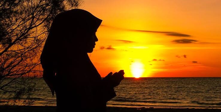 Puang Tanre Wara yang Tergerak Hatinya Melihat Penderitaan Nur