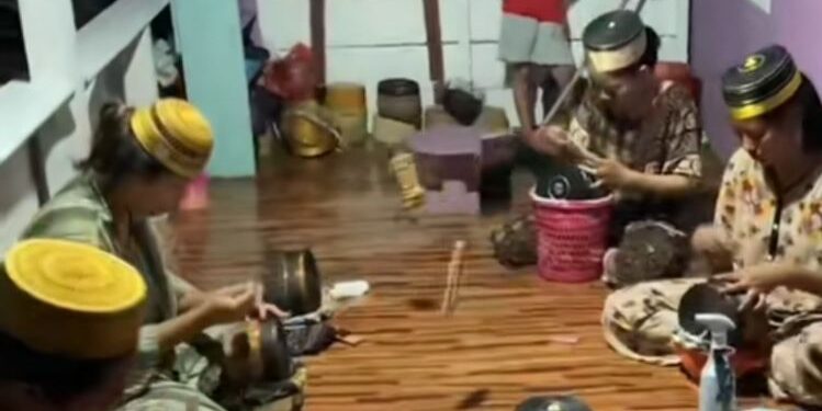 Songko' Recca: Mahkota Budaya Bone yang Tetap Berkilau